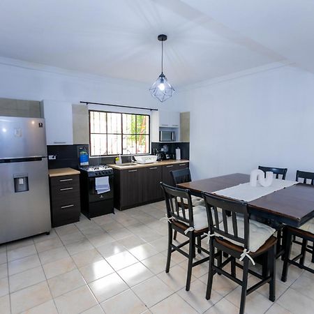 Готель Friendly House Santa Tecla Екстер'єр фото