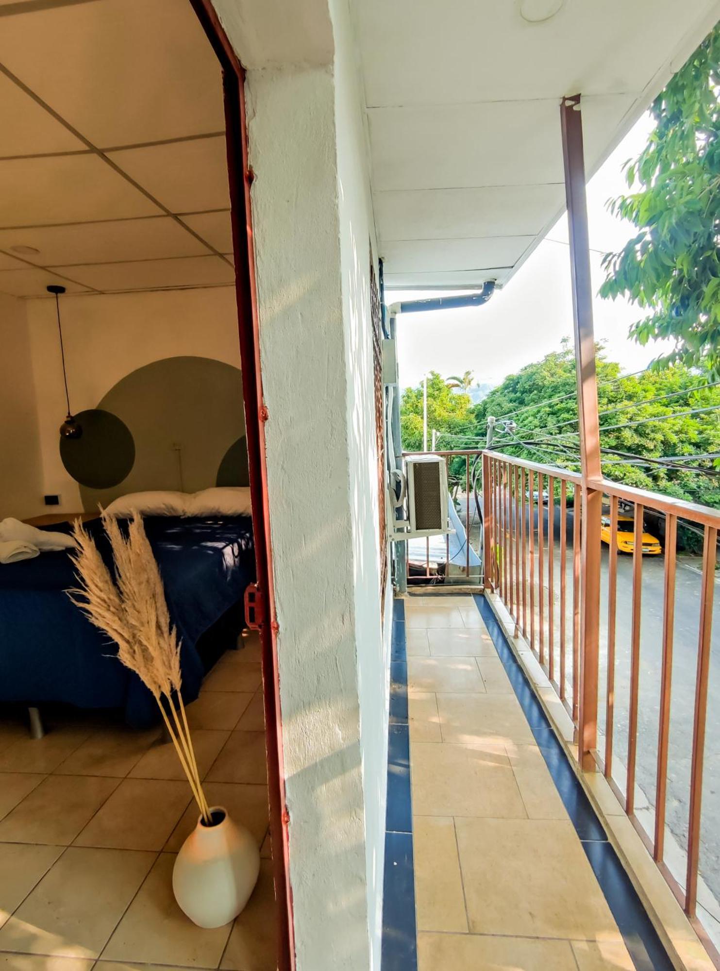 Готель Friendly House Santa Tecla Екстер'єр фото
